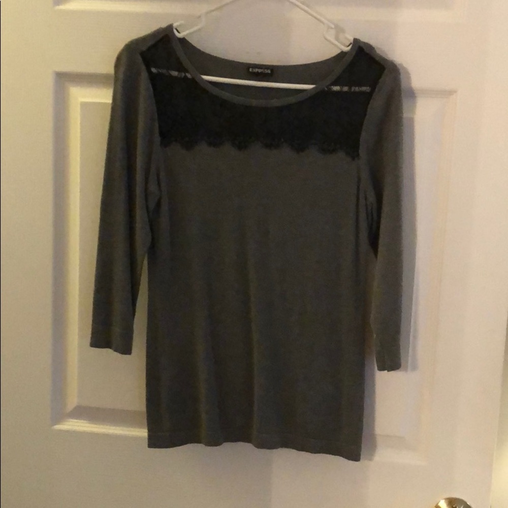 Express heavy blouse with lace